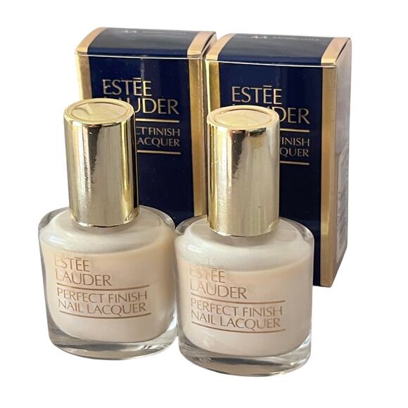 2x ESTEE LAUDER Perfect Finish Nail Polish AA SANDCASTLE (pearl) ~ Vintage - Picture 1 of 10